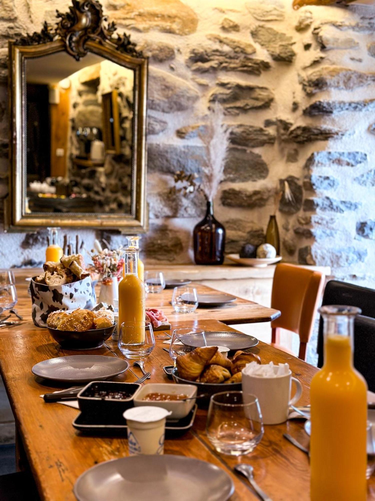 La Ferme Du Bien-Etre Bed & Breakfast Saint-Julien-Chapteuil ภายนอก รูปภาพ